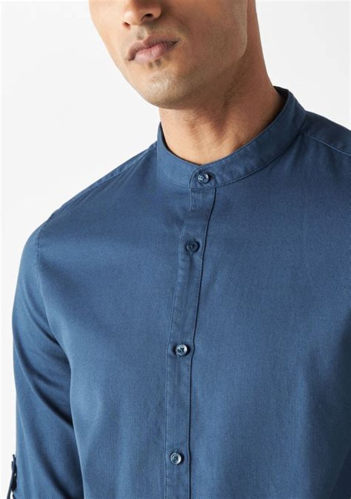 Can you wear a tie with a mandarin collar shirt?