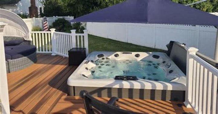 How do you reinforce a deck for a hot tub?