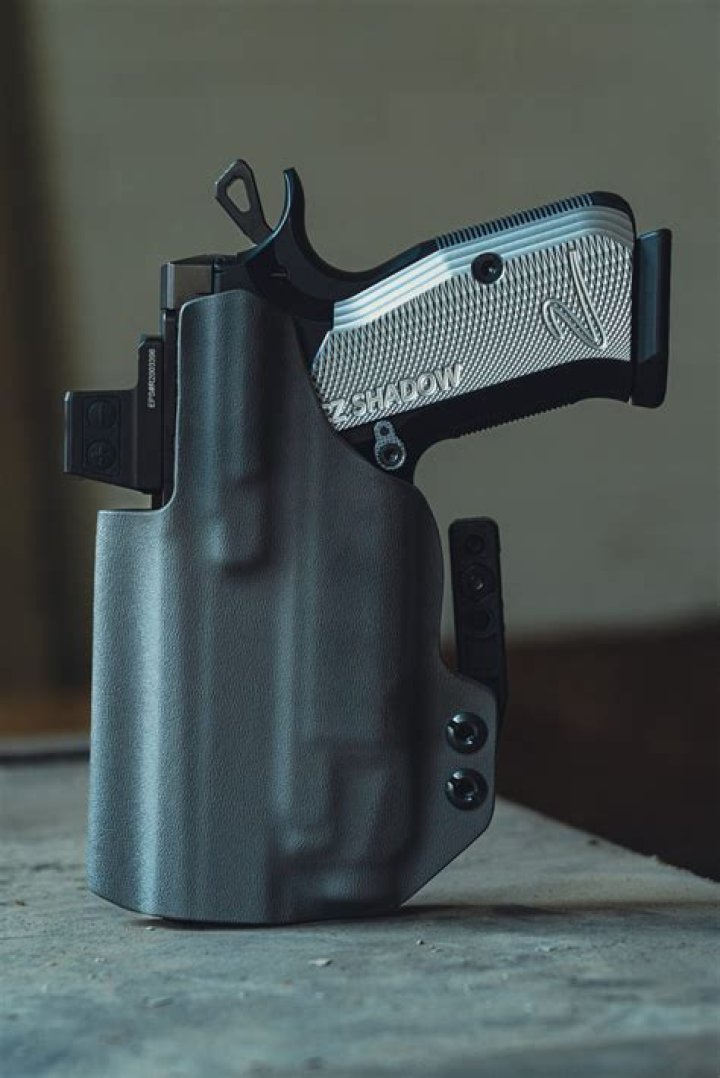 Will hot kydex hurt my gun?